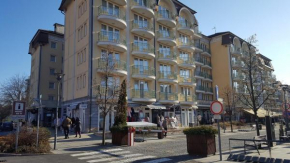 Отель Palace Wellness Apartman Hévíz  Хевиз
